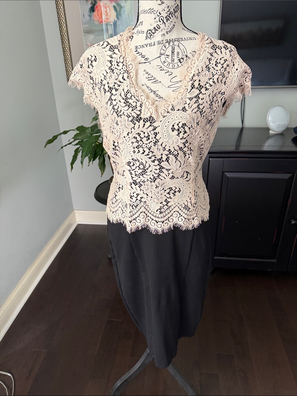 Ted Baker London Cream Floral Lace V-Neck Cap Sleeve Top